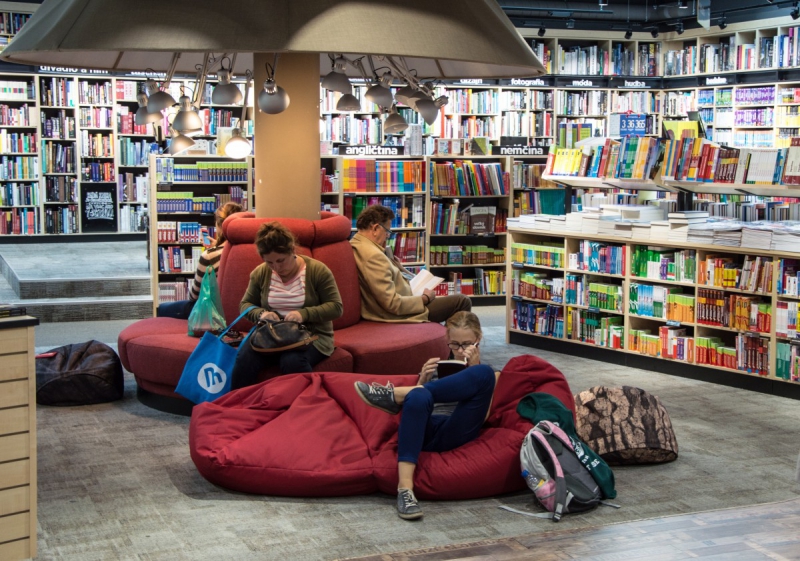 vente-TANNERON-min_books_bookstore_book_reader_readers_reading_shop_sale_books-849006